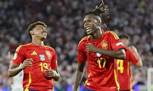 Lamine Yamal (à gauche) et Nico Williams (à droite) avec la Roja. 